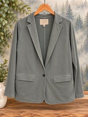 Grey State women’s blazer size 1= 4/6